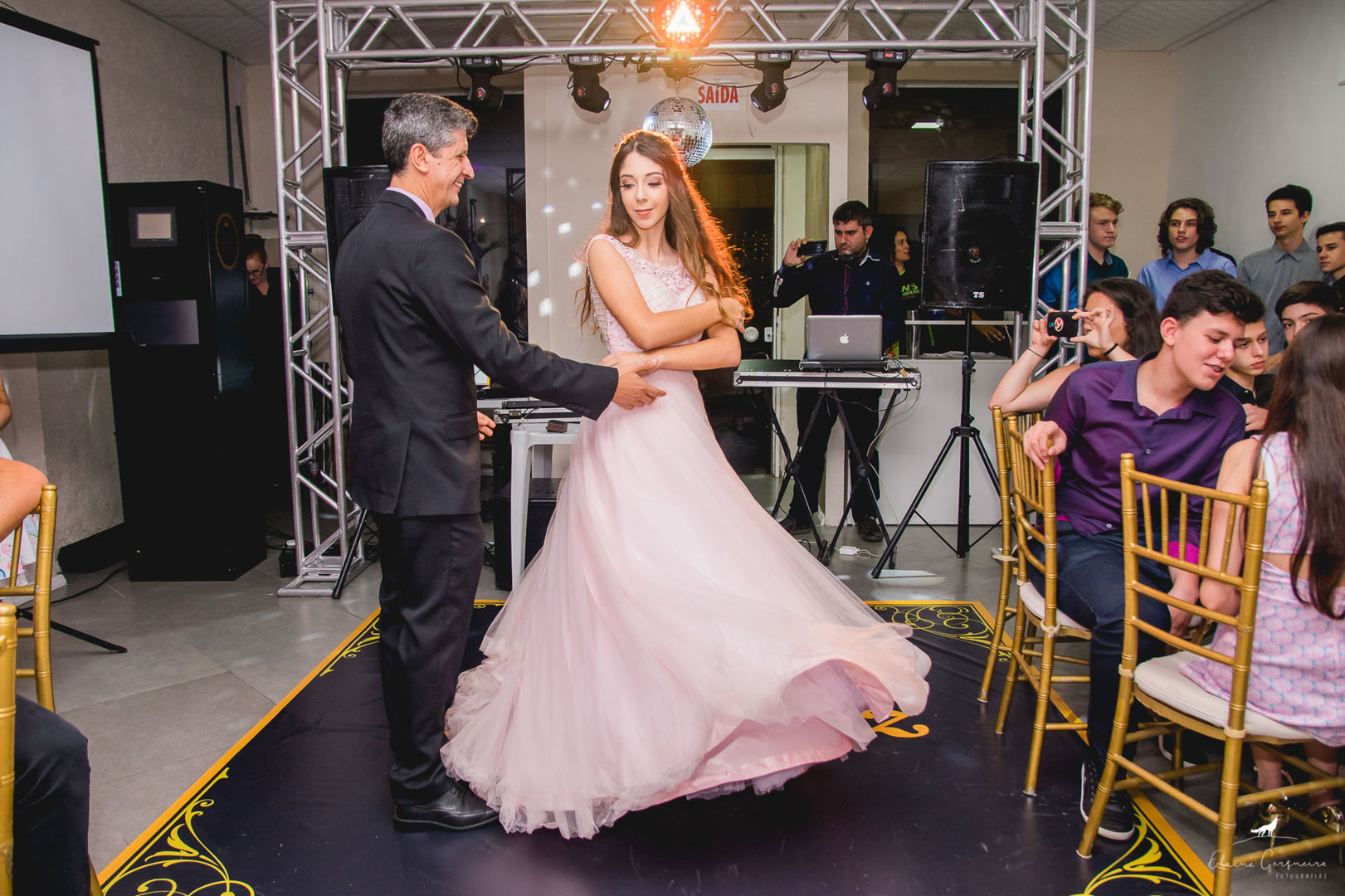 Foto Aniversário 15 anos - {Beatriz} - Emporium Festas e Eventos - Fotógrafa de 15 anos e Família Foto Aniversário 15 anos - {Beatriz} - Emporium Festas e Eventos - Fotógrafa de 15 anos e Família - Imagem 25