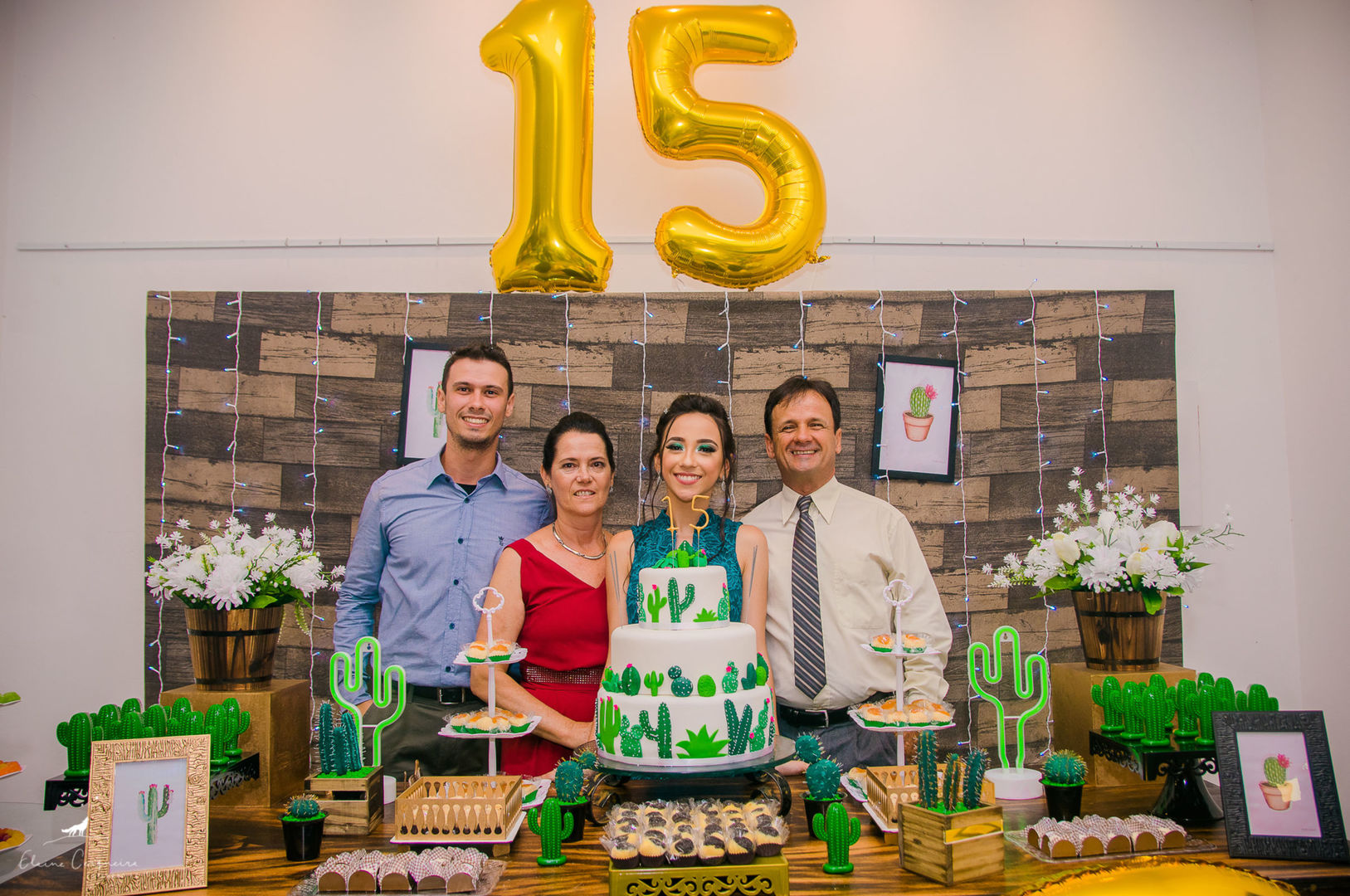 Foto Aniversário 15 anos - {Bianca} - Salão do Teatro CIC - Florianópolis - Fotógrafa de 15 anos e Família Foto Aniversário 15 anos - {Bianca} - Salão do Teatro CIC - Florianópolis - Fotógrafa de 15 anos e Família - Imagem 21