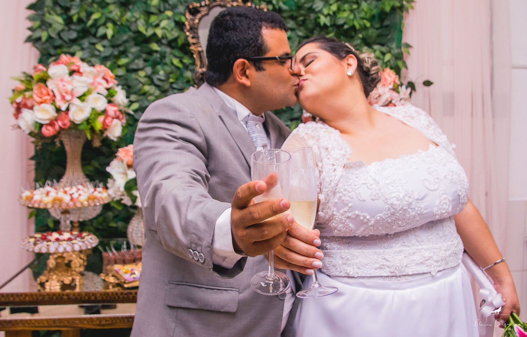 Foto Casamento {Liliane e Nielsen} - Barra da Lagoa - Florianópolis - Fotógrafa de Família Foto Casamento {Liliane e Nielsen} - Barra da Lagoa - Florianópolis - Fotógrafa de Família - Imagem 26