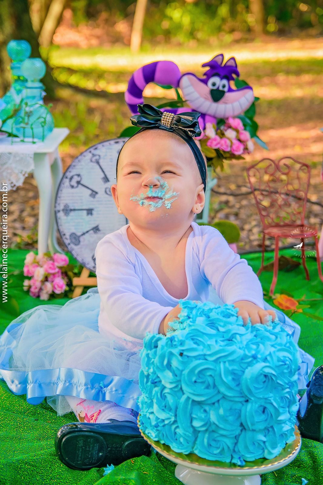 Foto Smash the Cake {Alice} - 1 ano - Parque de Coqueiros - Fotógrafa de Família Foto Smash the Cake {Alice} - 1 ano - Parque de Coqueiros - Fotógrafa de Família - Imagem 20
