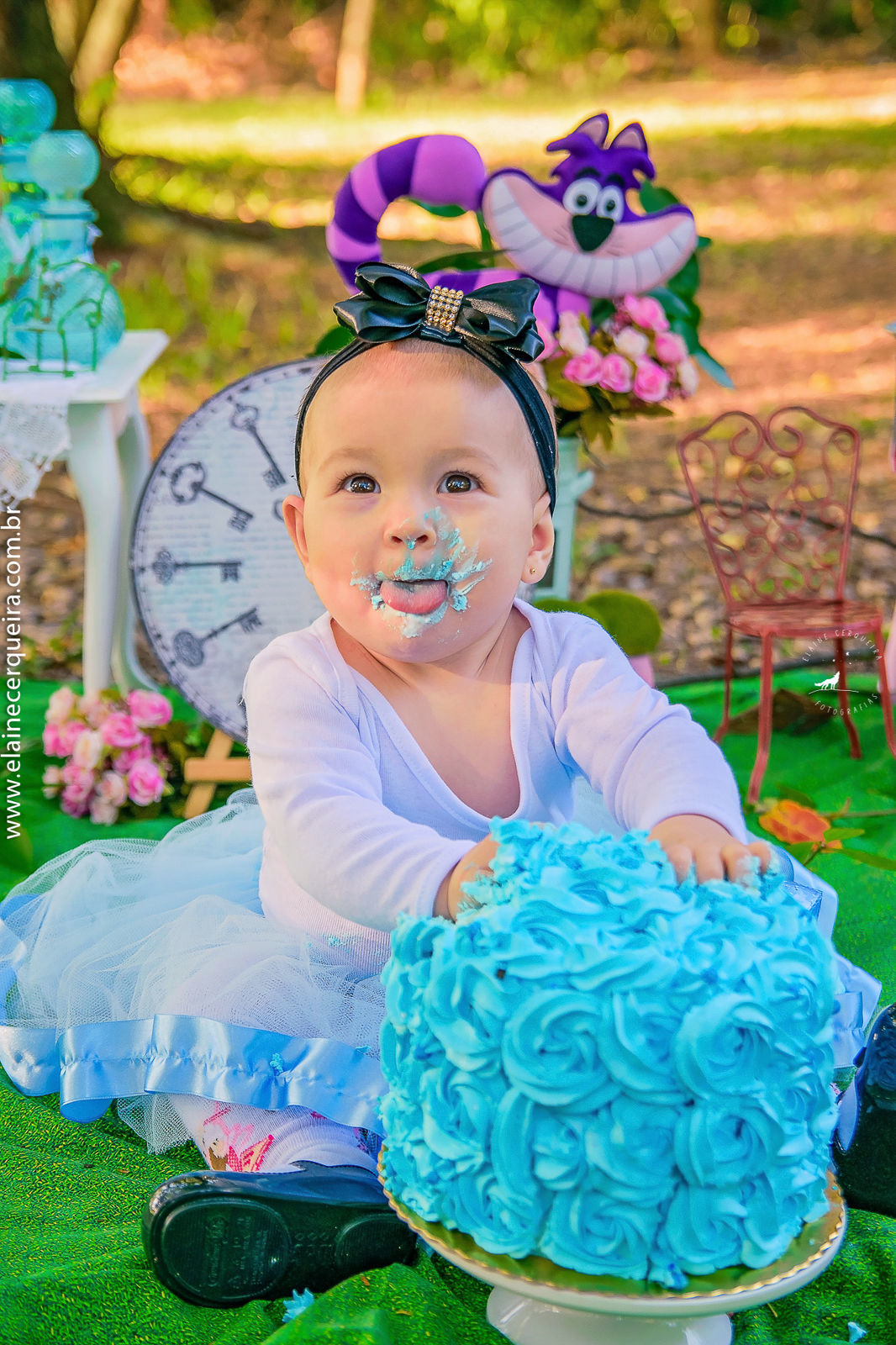 Foto Smash the Cake {Alice} - 1 ano - Parque de Coqueiros - Fotógrafa de Família Foto Smash the Cake {Alice} - 1 ano - Parque de Coqueiros - Fotógrafa de Família - Imagem 19