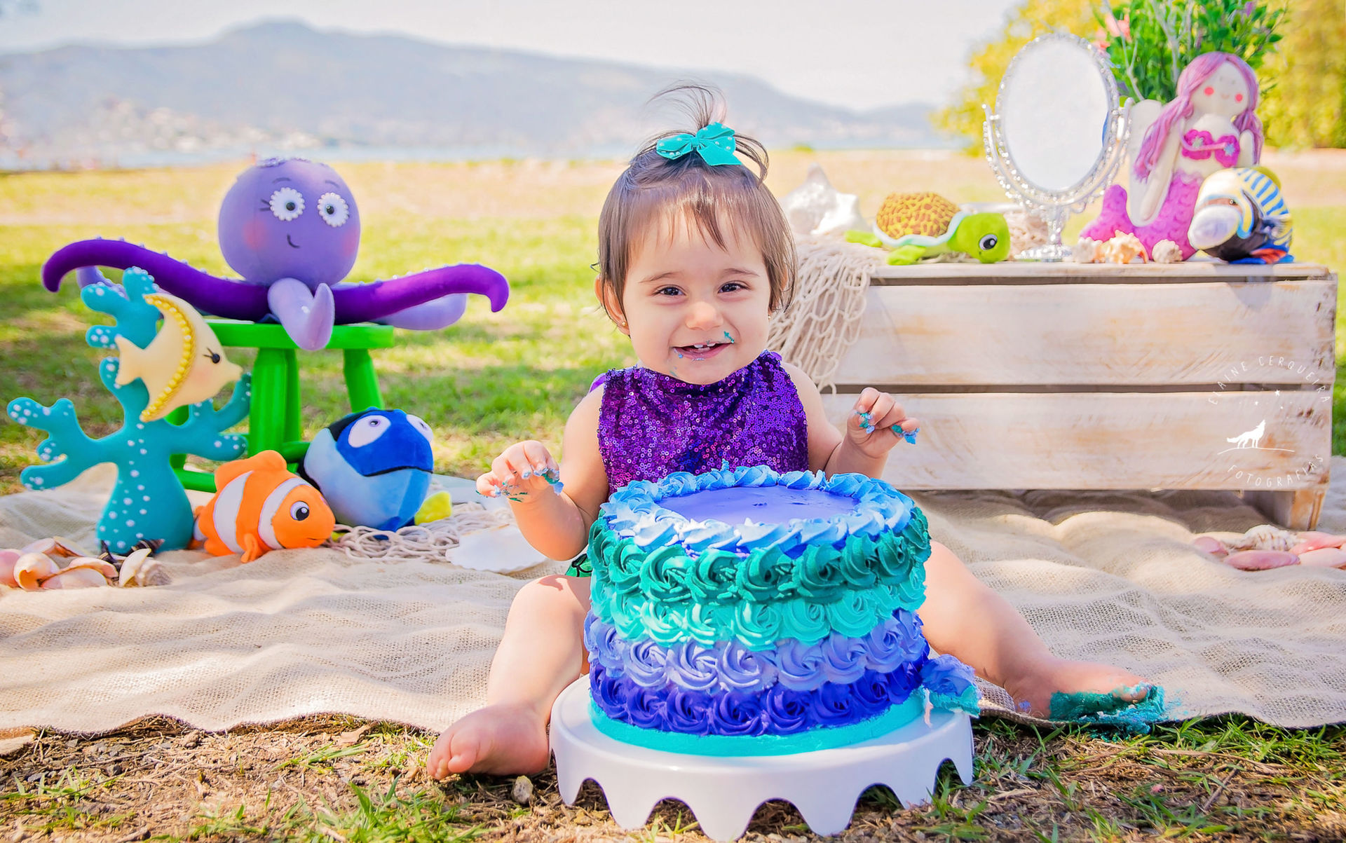 Foto Smash the Cake {Maria Joana} - 1 anos - Parque de Coqueiros - Florianópolis - Fotógrafa de Família Foto Smash the Cake {Maria Joana} - 1 anos - Parque de Coqueiros - Florianópolis - Fotógrafa de Família - Imagem 4