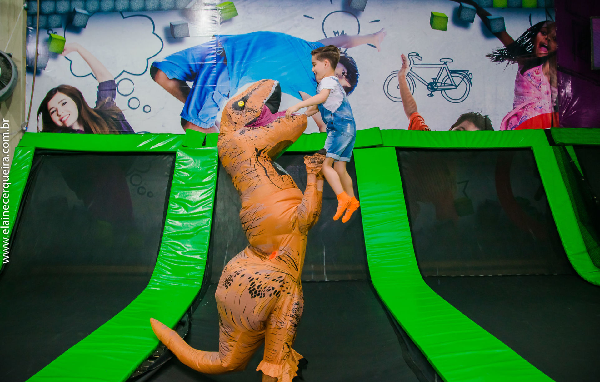 Foto Festa Infantil {Pedro Smith} - 6 anos - Jump Mania Tijucas - Fotógrafa Florianópolis Foto Festa Infantil {Pedro Smith} - 6 anos - Jump Mania Tijucas - Fotógrafa Florianópolis - Imagem 20