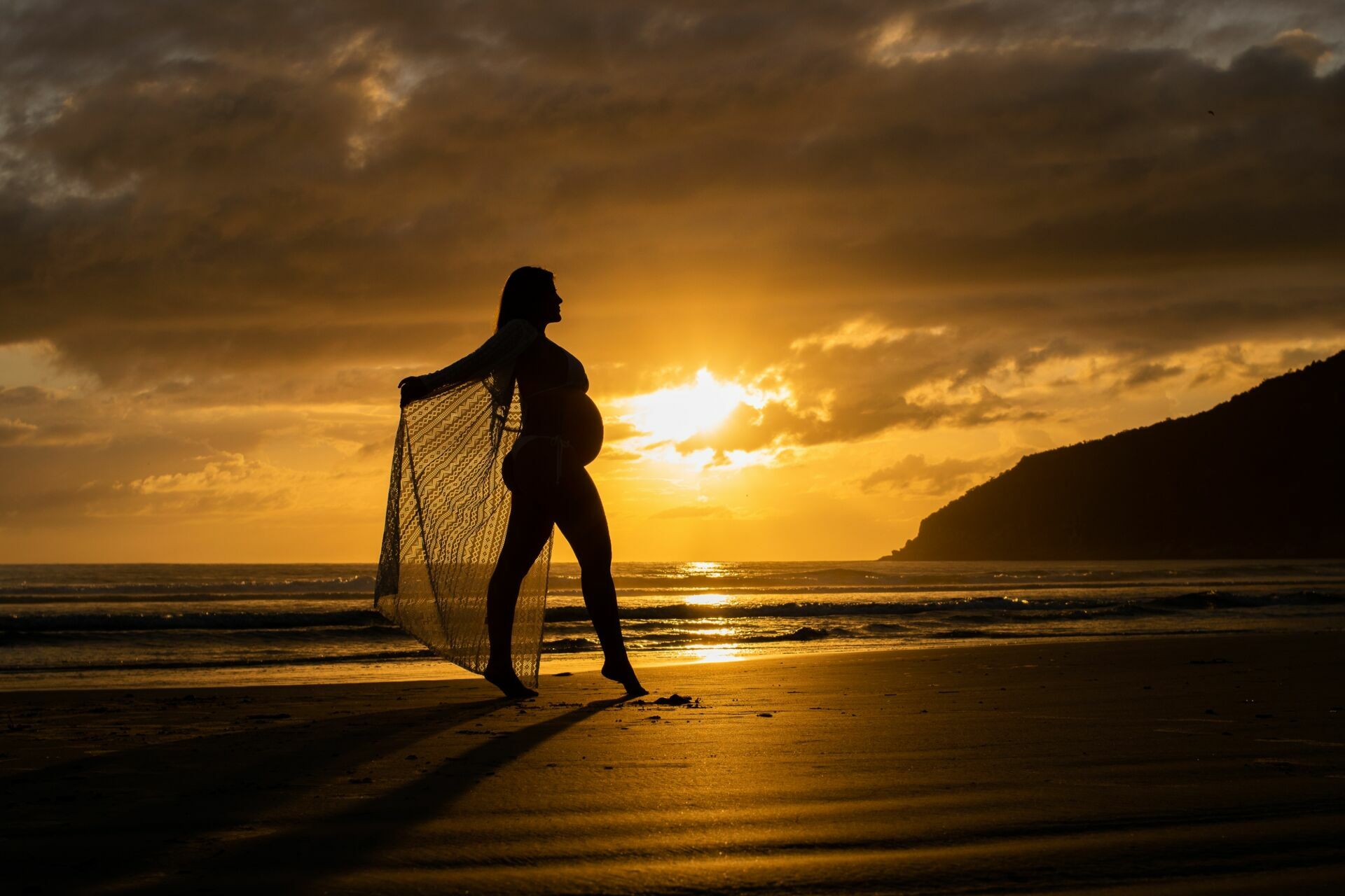 Foto Ensaio Gestante - Aliani e Fernando - Praia do Matadeiro - Fotógrafa de Família Foto Ensaio Gestante - Aliani e Fernando - Praia do Matadeiro - Fotógrafa de Família - Imagem 1