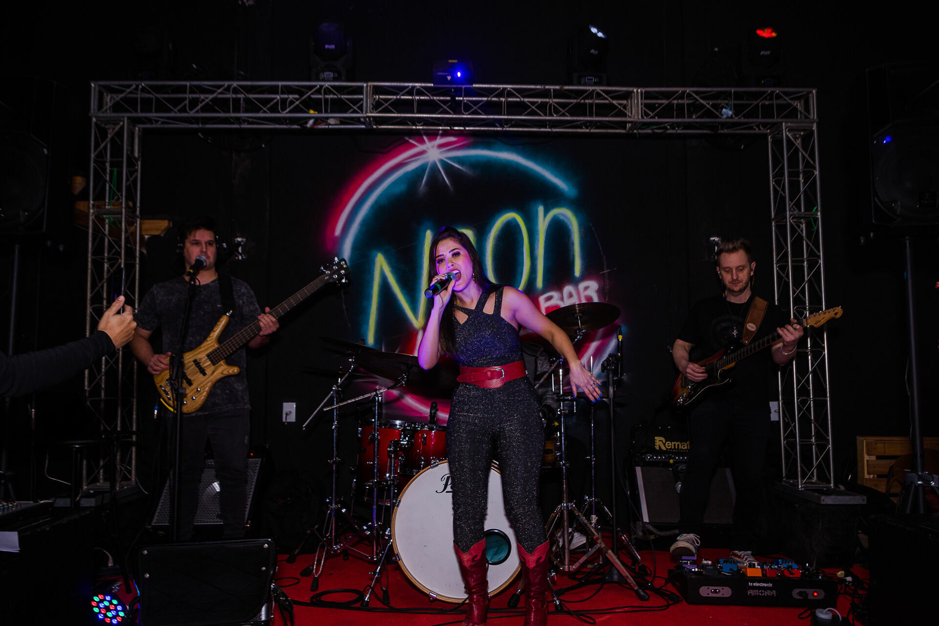 Foto Show da Flavia Abalem - Neon Louge Foto Show da Flavia Abalem - Neon Louge - Imagem 17