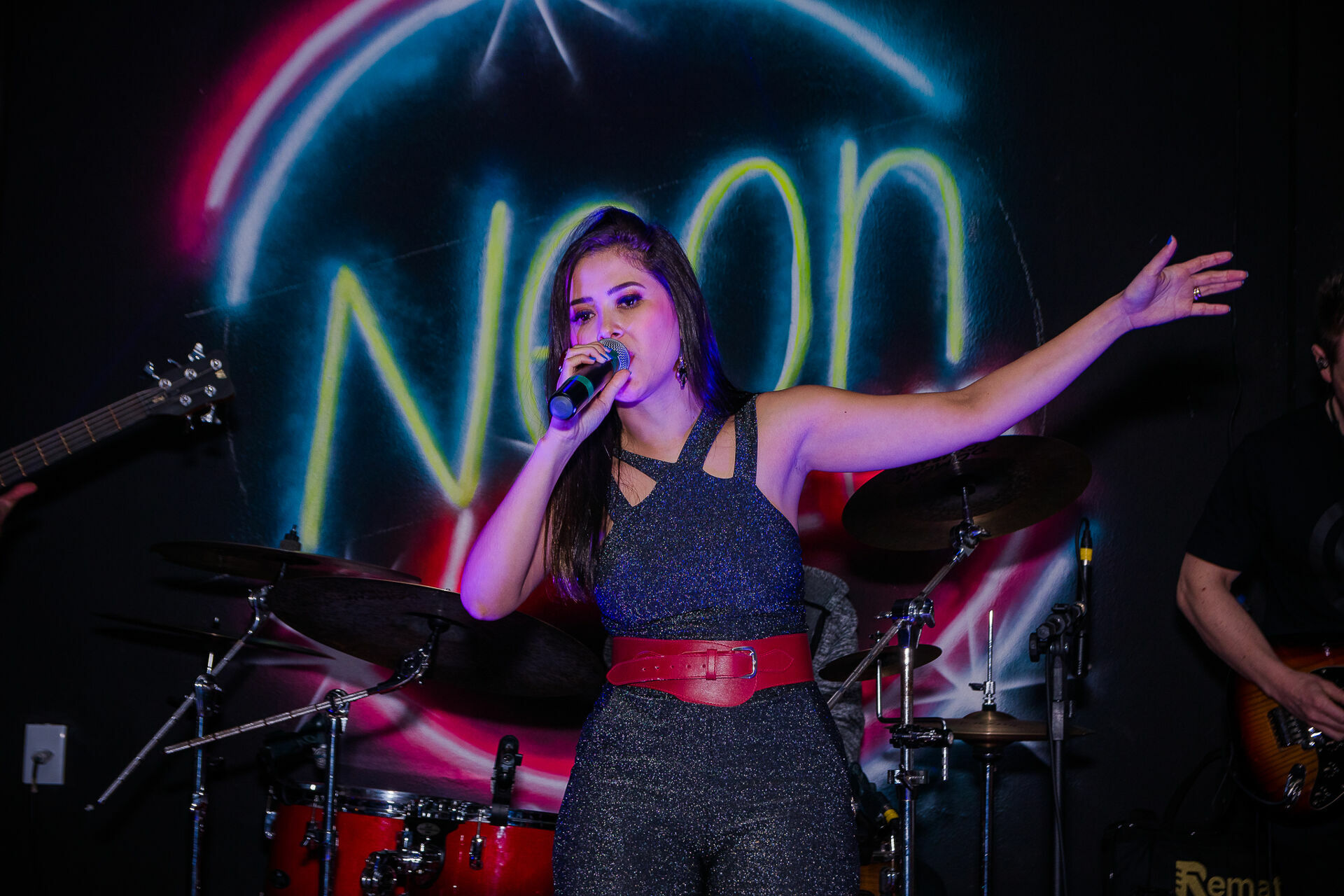 Foto Show da Flavia Abalem - Neon Louge Foto Show da Flavia Abalem - Neon Louge - Imagem 16
