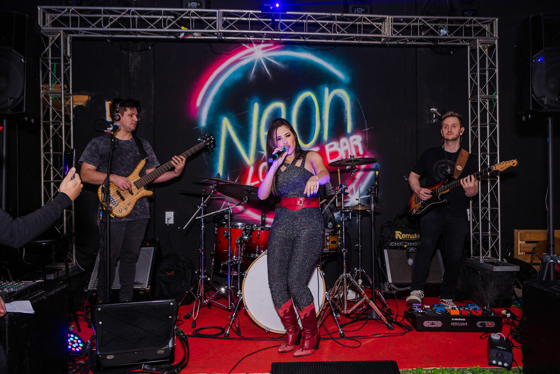 Foto Show da Flavia Abalem - Neon Louge Foto Show da Flavia Abalem - Neon Louge - Imagem 18