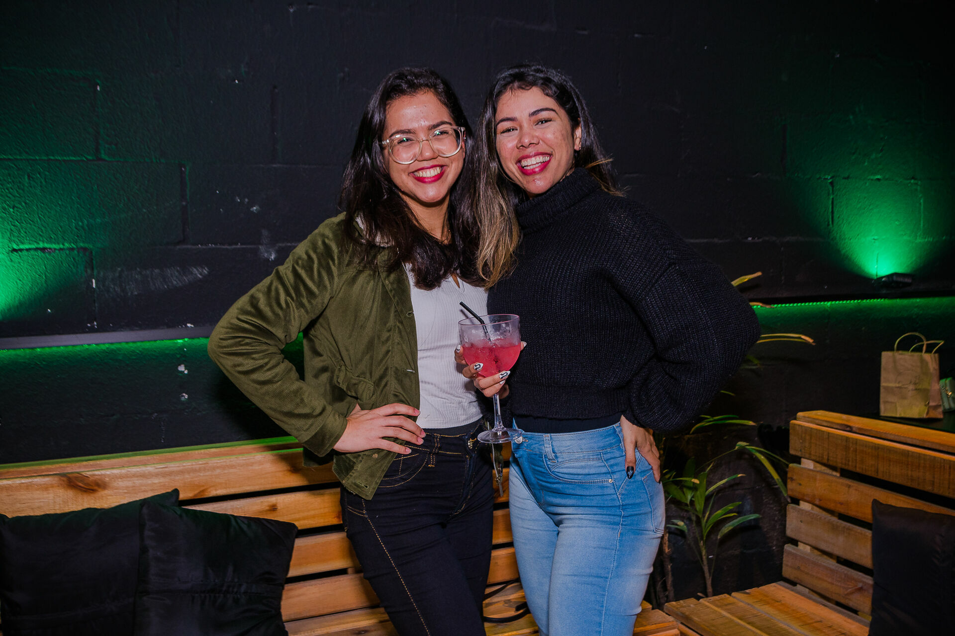 Foto Show da Flavia Abalem - Neon Louge Foto Show da Flavia Abalem - Neon Louge - Imagem 0