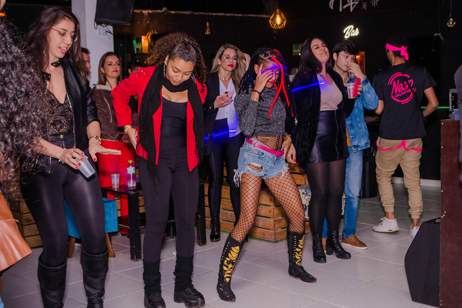 Foto Show da Flavia Abalem - Neon Louge Foto Show da Flavia Abalem - Neon Louge - Imagem 3