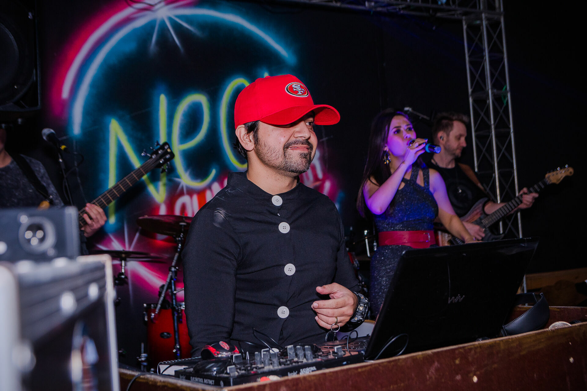 Foto Show da Flavia Abalem - Neon Louge Foto Show da Flavia Abalem - Neon Louge - Imagem 14