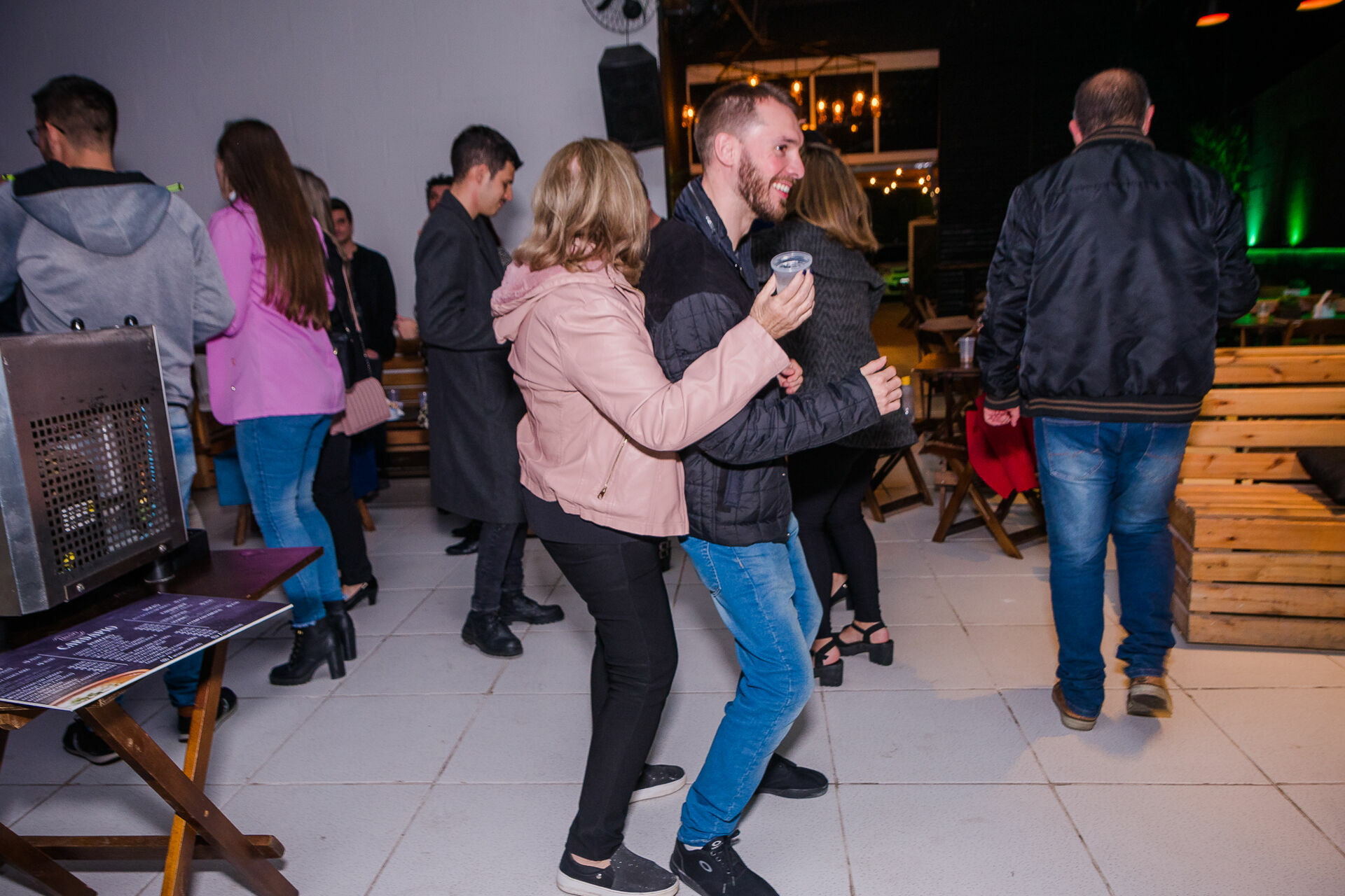 Foto Show da Flavia Abalem - Neon Louge Foto Show da Flavia Abalem - Neon Louge - Imagem 29