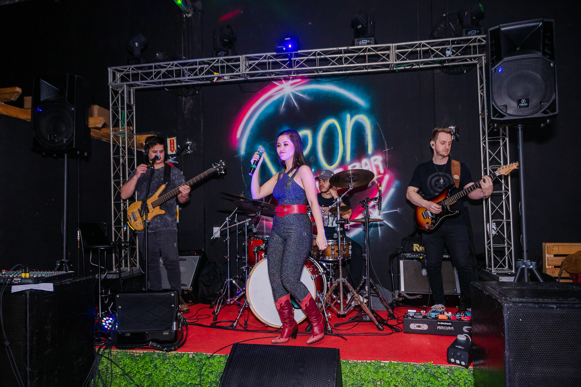 Foto Show da Flavia Abalem - Neon Louge Foto Show da Flavia Abalem - Neon Louge - Imagem 32