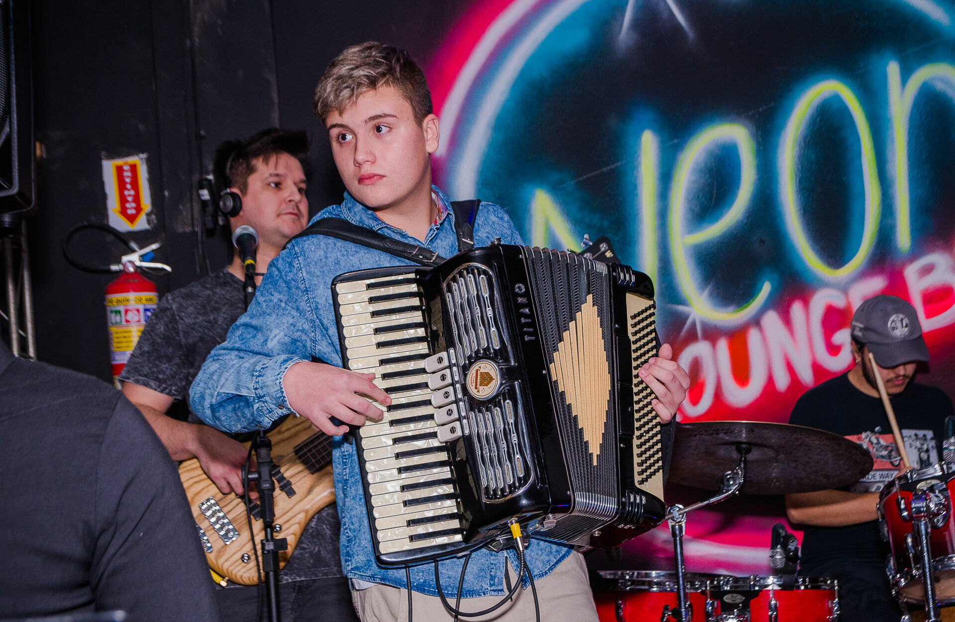 Foto Show da Flavia Abalem - Neon Louge Foto Show da Flavia Abalem - Neon Louge - Imagem 46