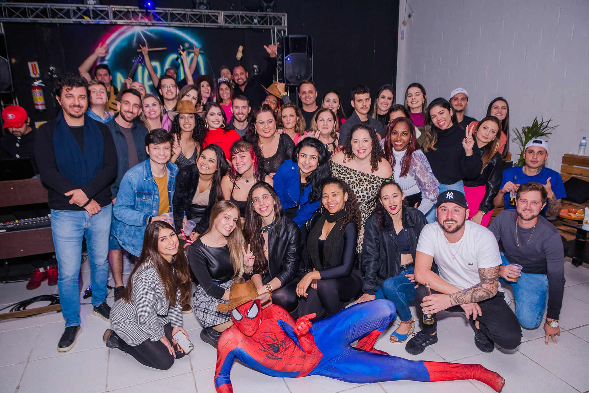 Foto Show da Flavia Abalem - Neon Louge Foto Show da Flavia Abalem - Neon Louge - Imagem 104