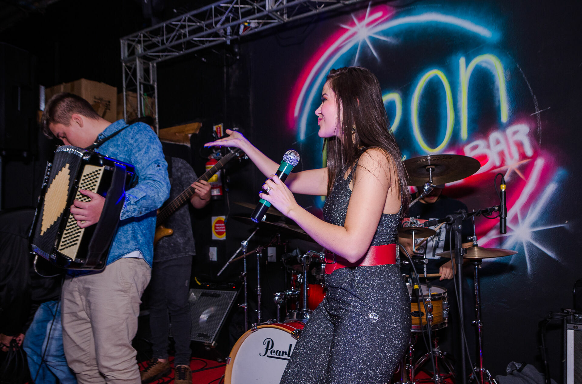 Foto Show da Flavia Abalem - Neon Louge Foto Show da Flavia Abalem - Neon Louge - Imagem 43