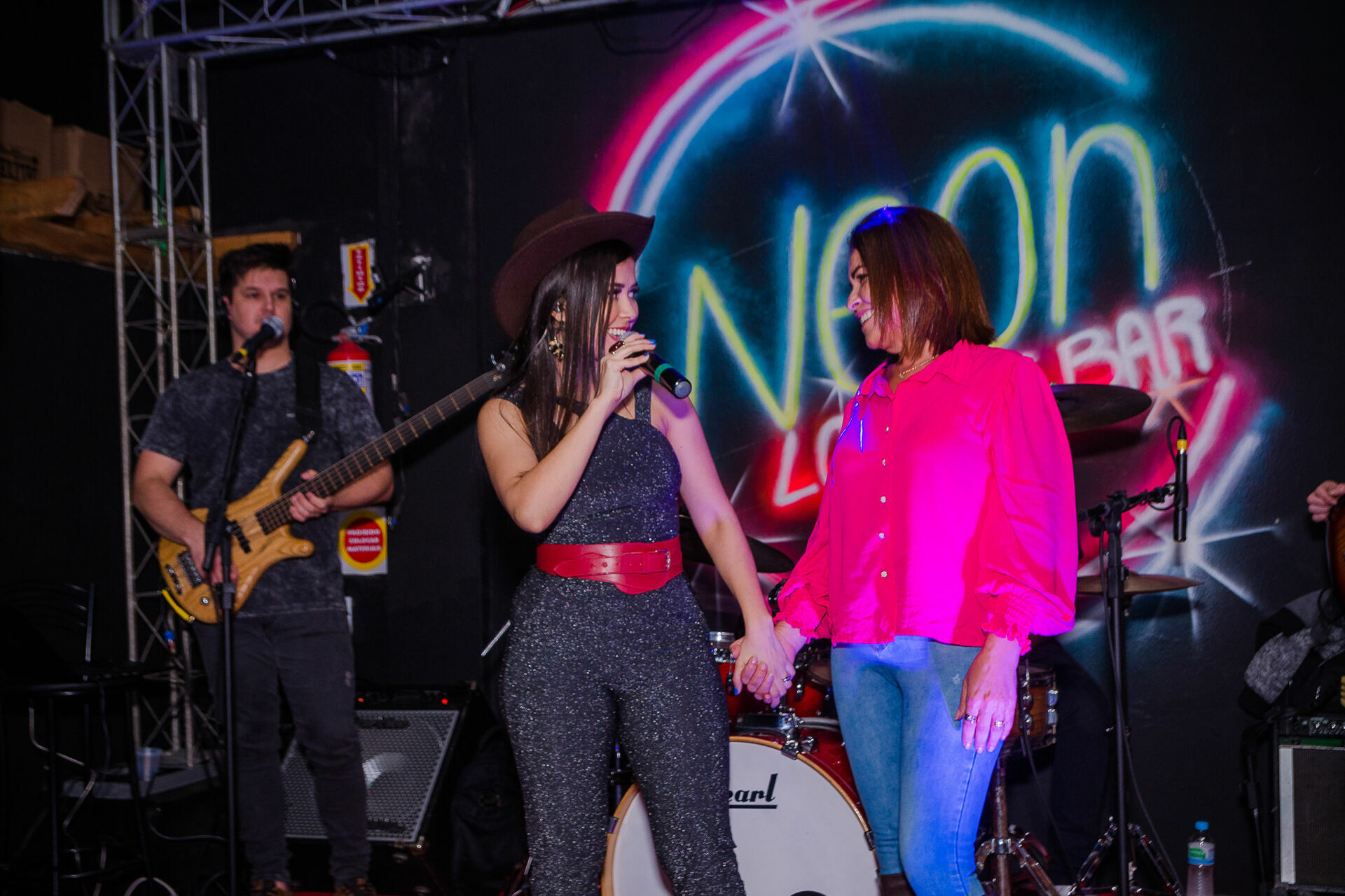 Foto Show da Flavia Abalem - Neon Louge Foto Show da Flavia Abalem - Neon Louge - Imagem 93