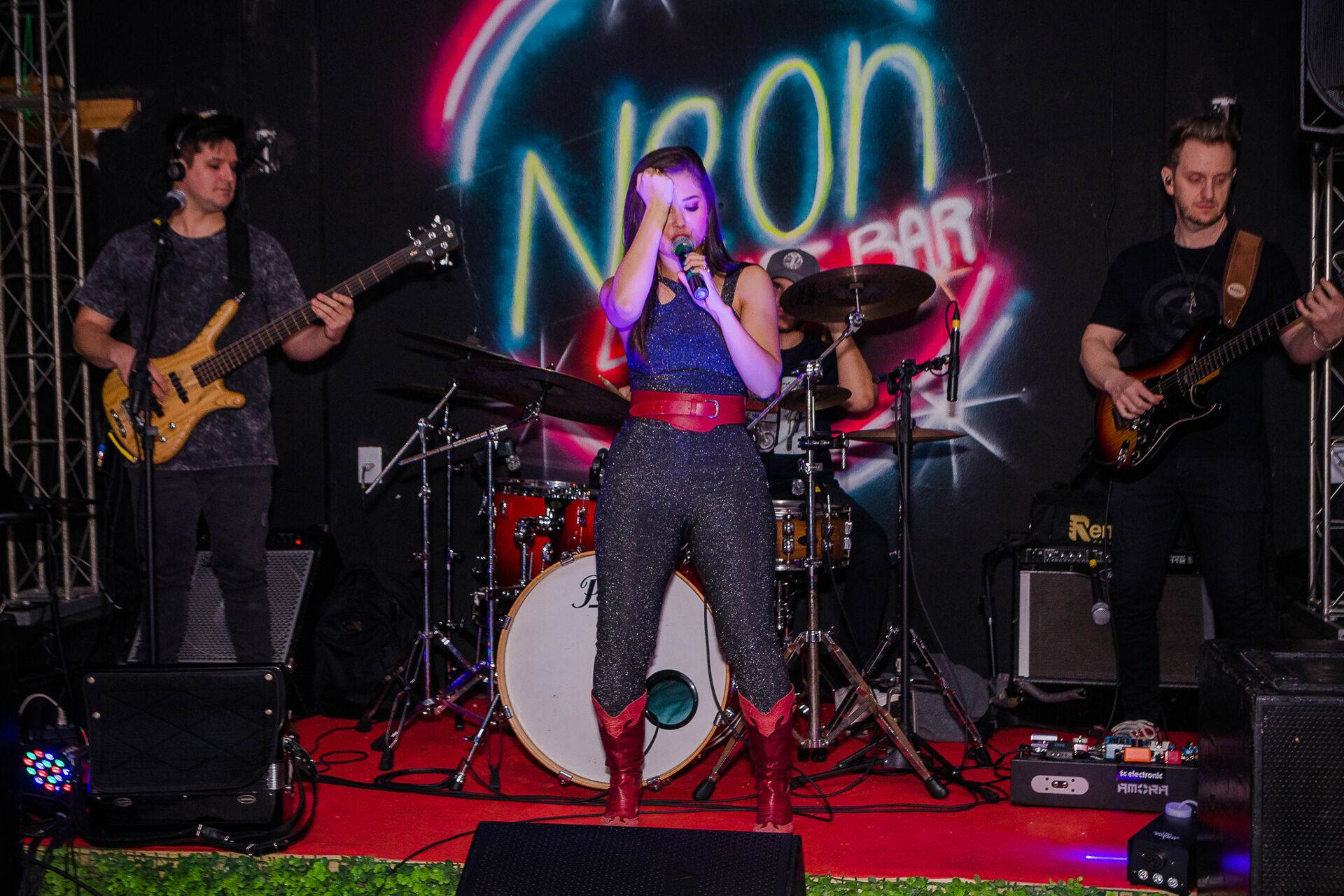 Foto Show da Flavia Abalem - Neon Louge Foto Show da Flavia Abalem - Neon Louge - Imagem 30