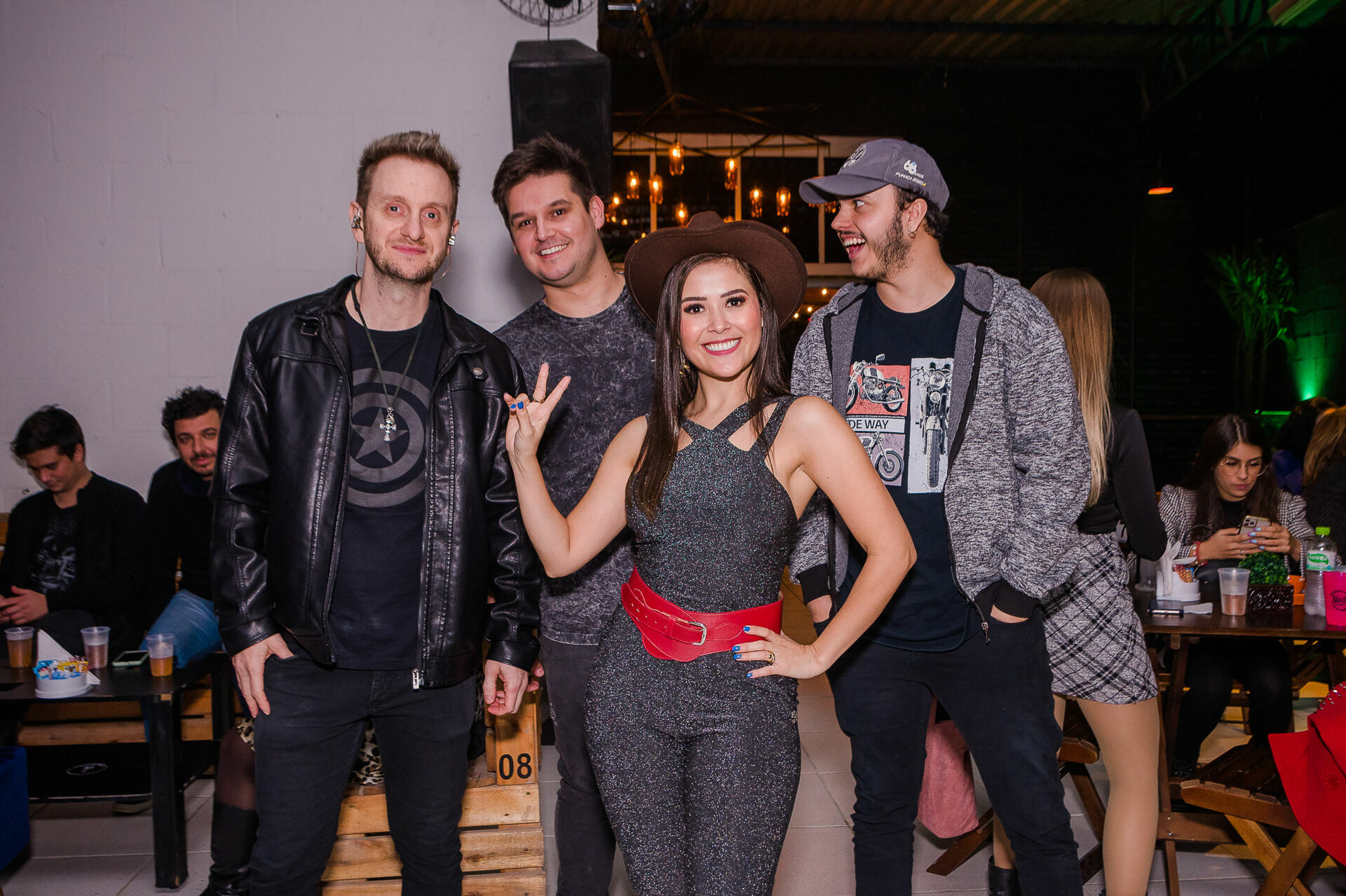 Foto Show da Flavia Abalem - Neon Louge Foto Show da Flavia Abalem - Neon Louge - Imagem 62