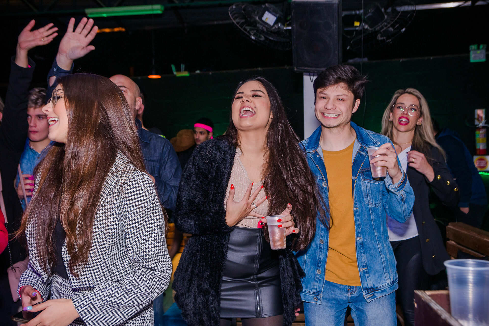 Foto Show da Flavia Abalem - Neon Louge Foto Show da Flavia Abalem - Neon Louge - Imagem 76