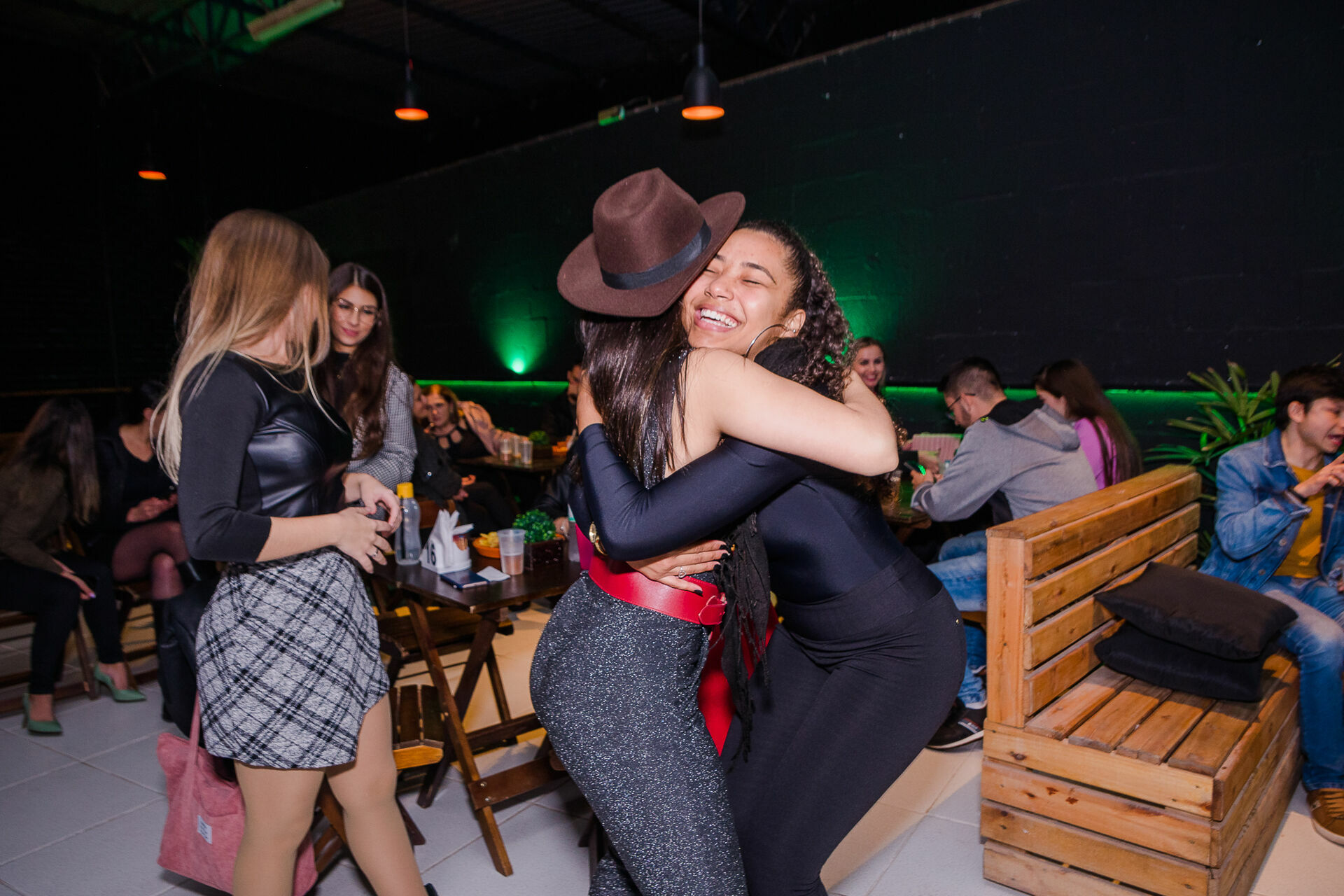 Foto Show da Flavia Abalem - Neon Louge Foto Show da Flavia Abalem - Neon Louge - Imagem 58