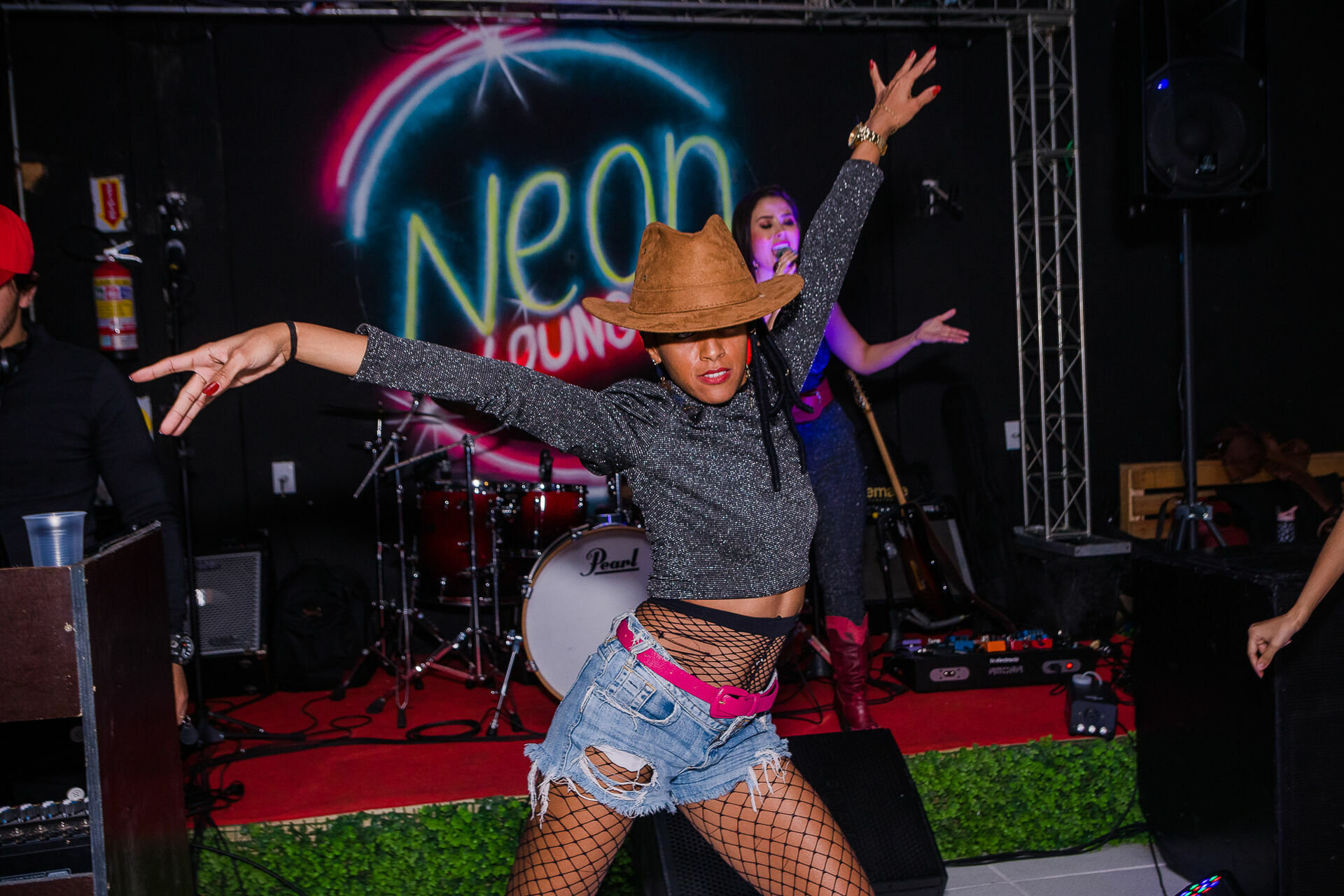 Foto Show da Flavia Abalem - Neon Louge Foto Show da Flavia Abalem - Neon Louge - Imagem 53