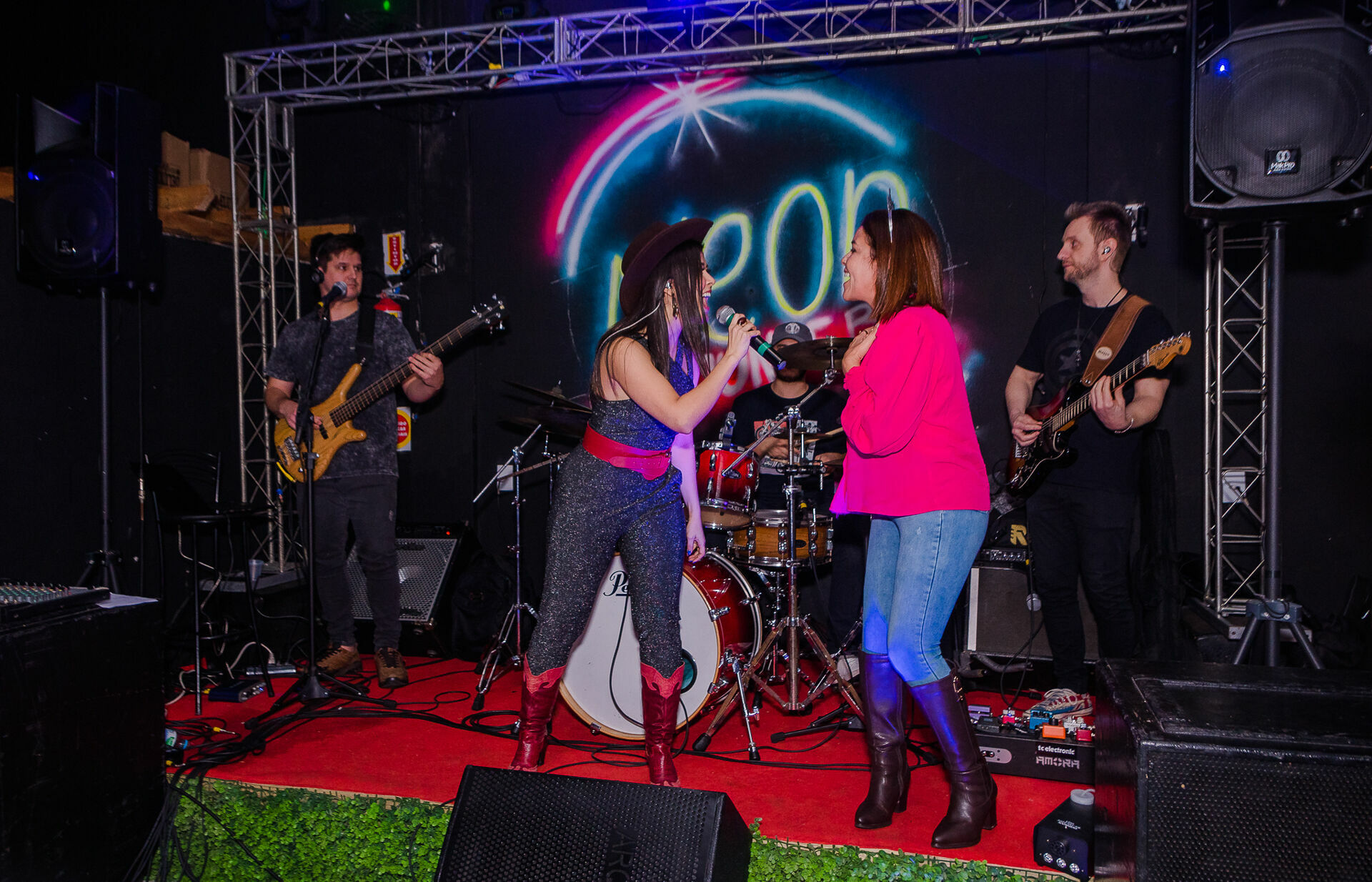 Foto Show da Flavia Abalem - Neon Louge Foto Show da Flavia Abalem - Neon Louge - Imagem 101