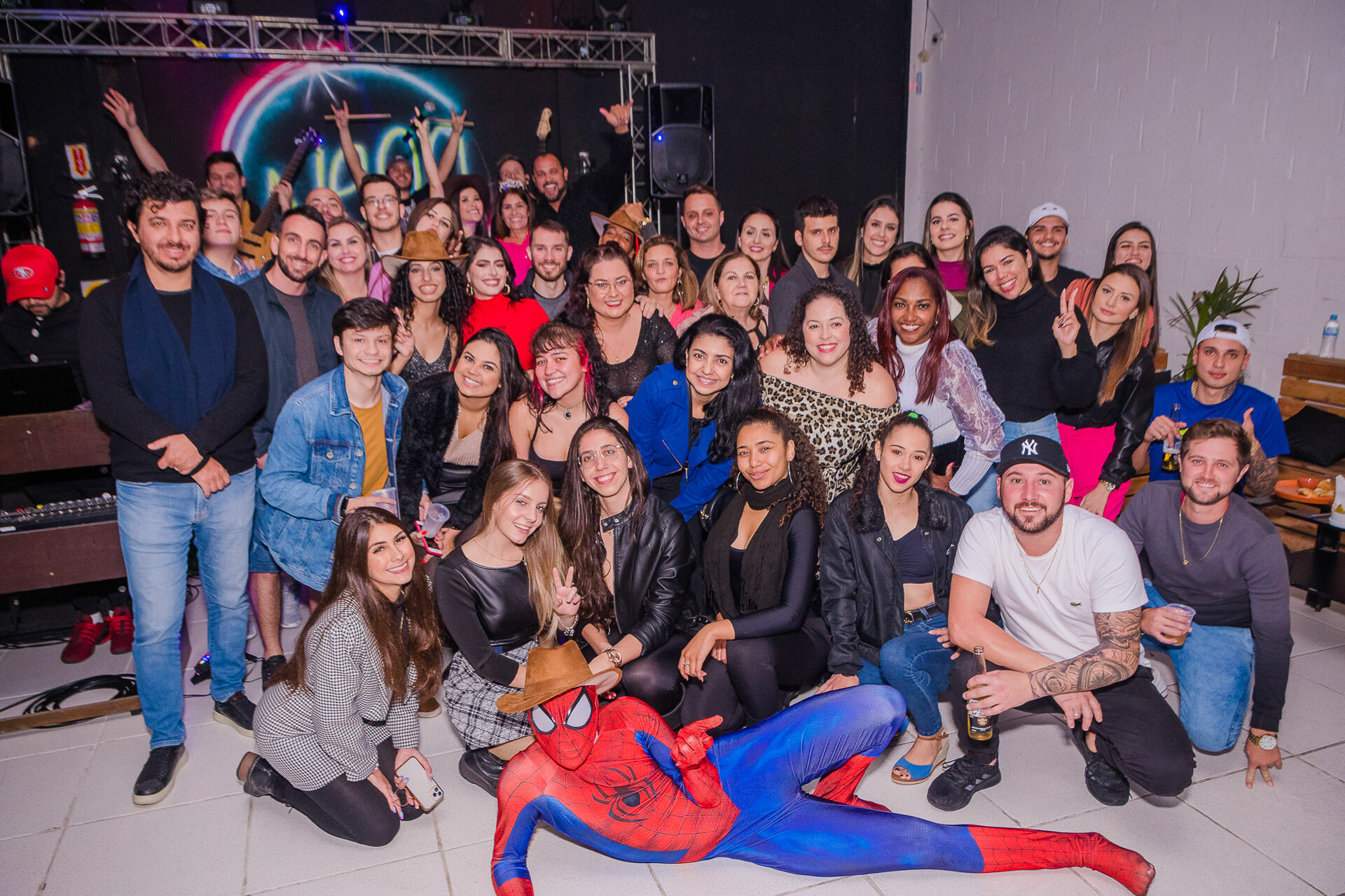 Foto Show da Flavia Abalem - Neon Louge Foto Show da Flavia Abalem - Neon Louge - Imagem 105
